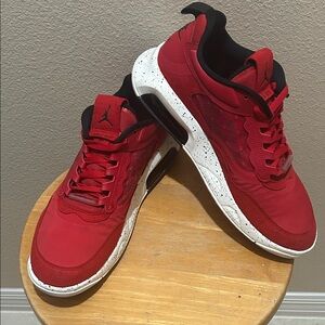 Jordan Max 200 Fire Red. CD6105-601.